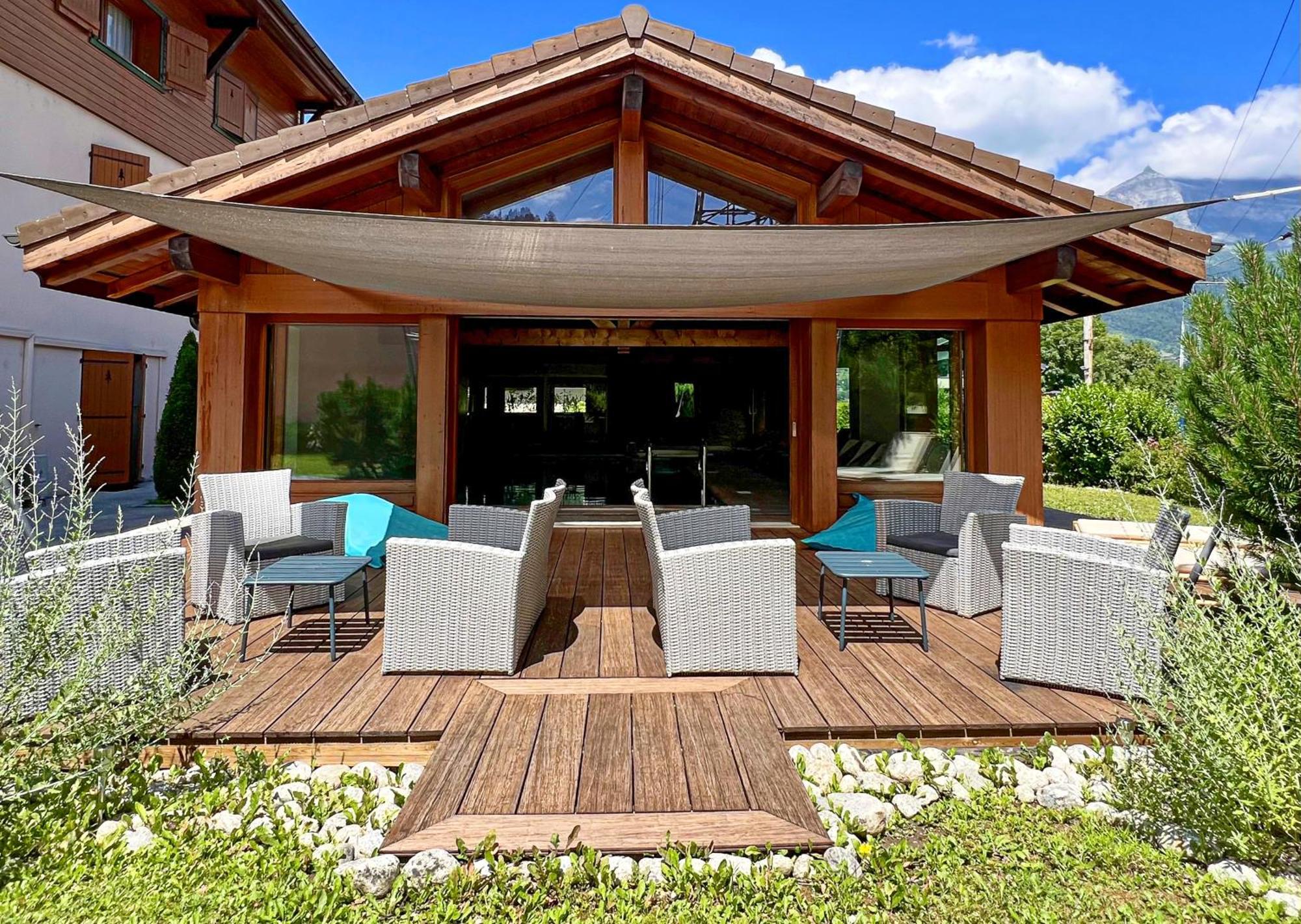 Chalet Hotel Des 2 Gares & Spa แซ็งต์-แฌร์เวส์-เลส์-แบ็งส์ ภายนอก รูปภาพ