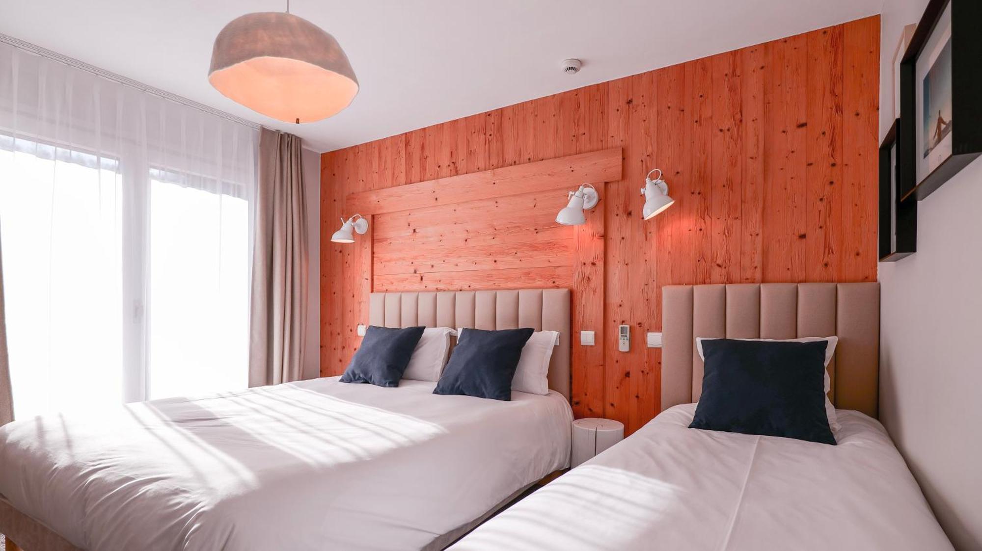 Chalet Hotel Des 2 Gares & Spa แซ็งต์-แฌร์เวส์-เลส์-แบ็งส์ ห้อง รูปภาพ